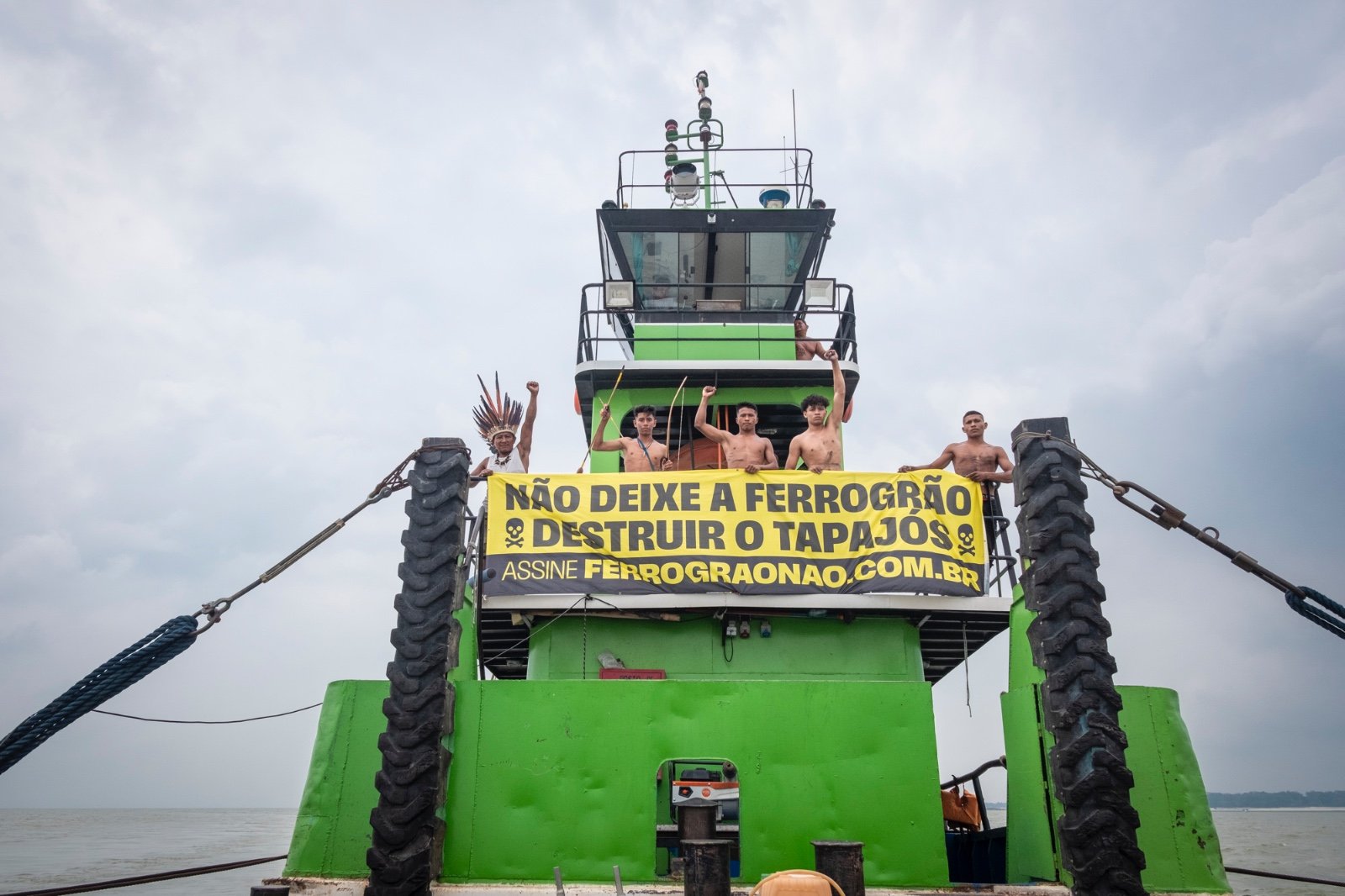 Protesto contra a ferrogrão no Rio Tapajós