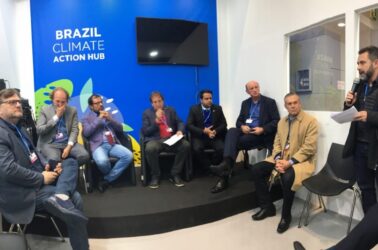 FOTO PARA NOTÍCIA 1- Márcio Astrini, do Greenpeace, lê a declaração conjunta entregue na COP25. Crédito_Agnes Franco_Divulgação