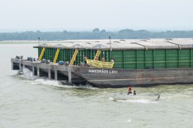 Protesto contra a ferrogrão no Rio Tapajós