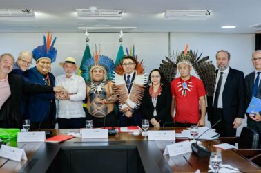 Lideranças indígenas e representantes da sociedade civil participam de reunião interministerial no Palácio do Planalto